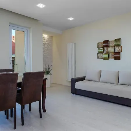 Sineva - Perfect Location And Amazing View Apartment